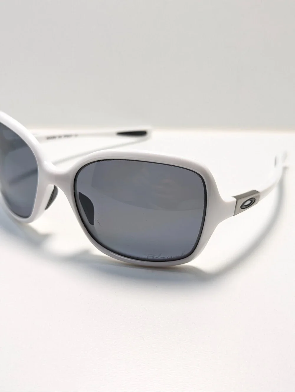 Oakley Obsessed Casual Gray UV White Oversized Square Women’s Fashion Sunglasses